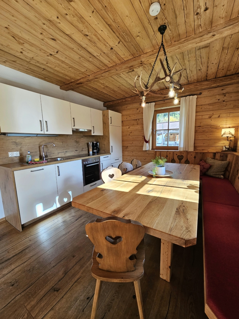 🌄 Hinterrohrgut - idyllische Appartements in Flachau 🏞️